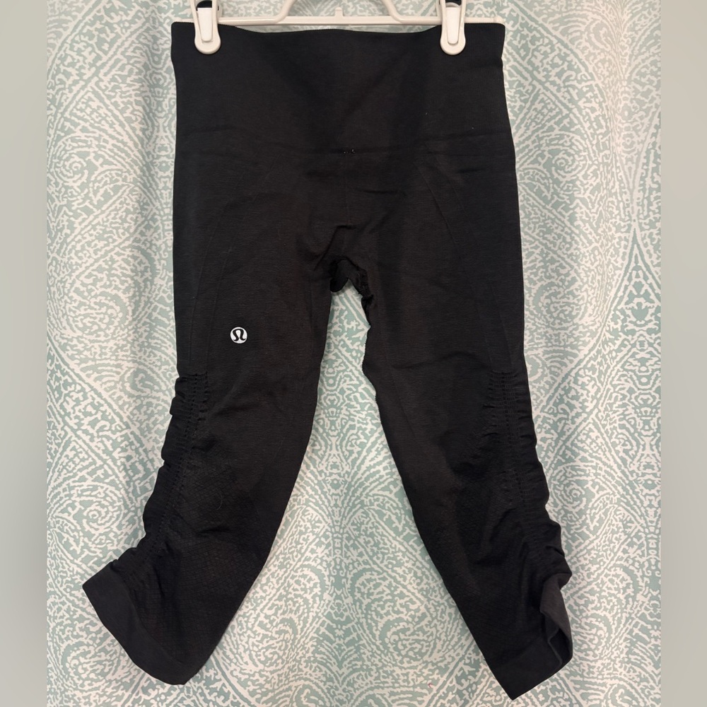 Lululemon cropped running tights